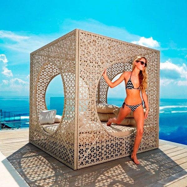 Outdoor Furniture - Canopy Bed - Daisy