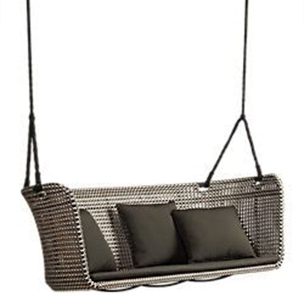 Outdoor Wicker Swing - oscillation