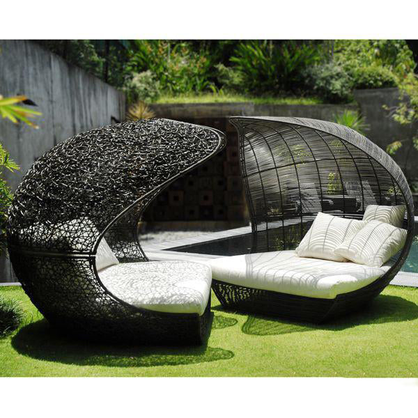 Outdoor Wicker Canopy Bed - Auckland