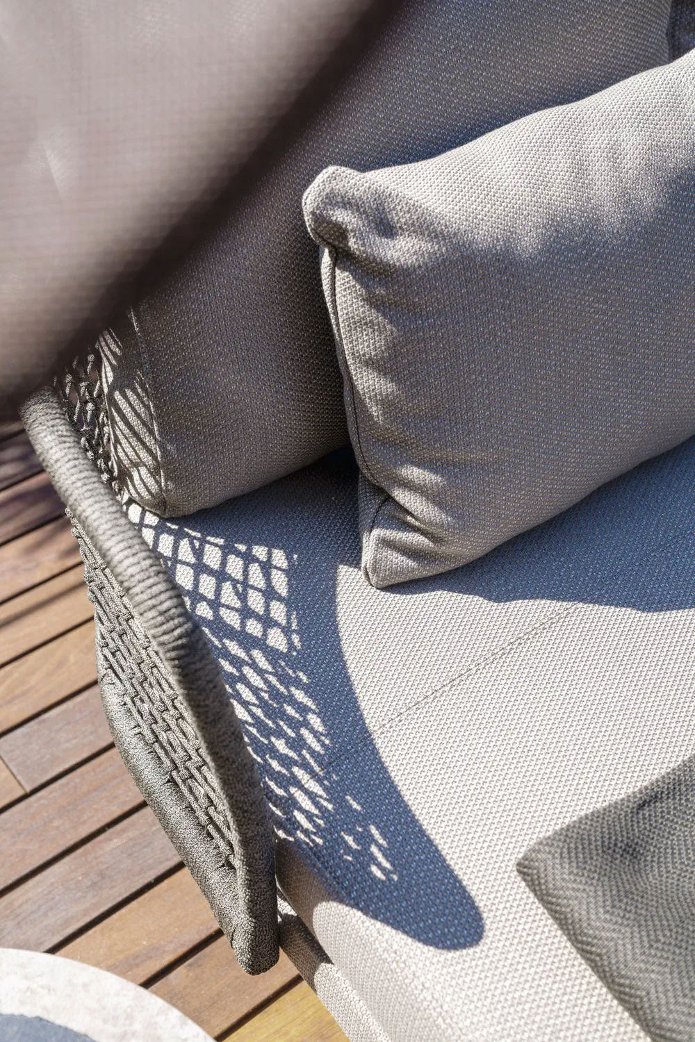 Outdoor Braided & Rope Daybed - Campana