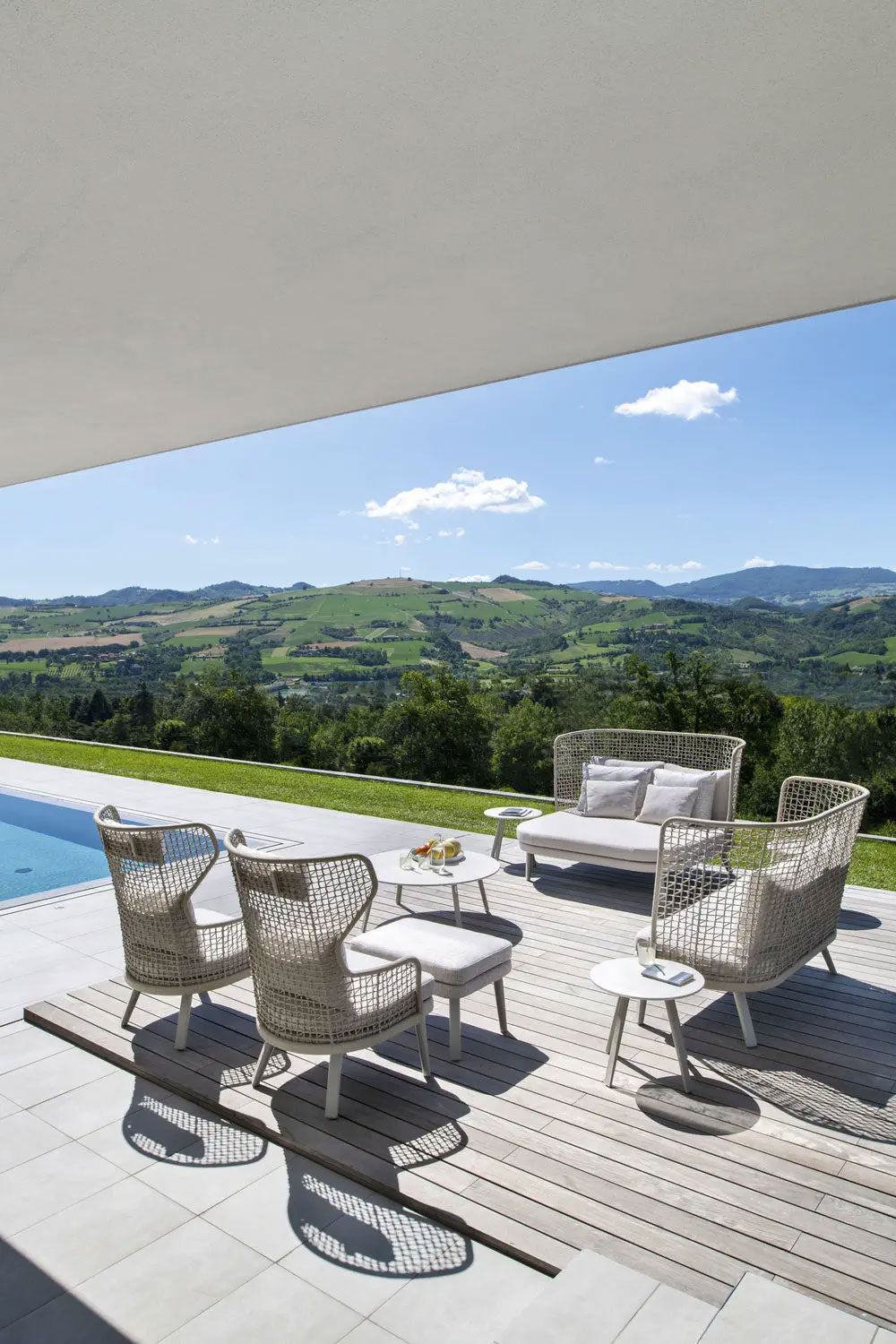 Outdoor Braided & Rope Daybed - Campana